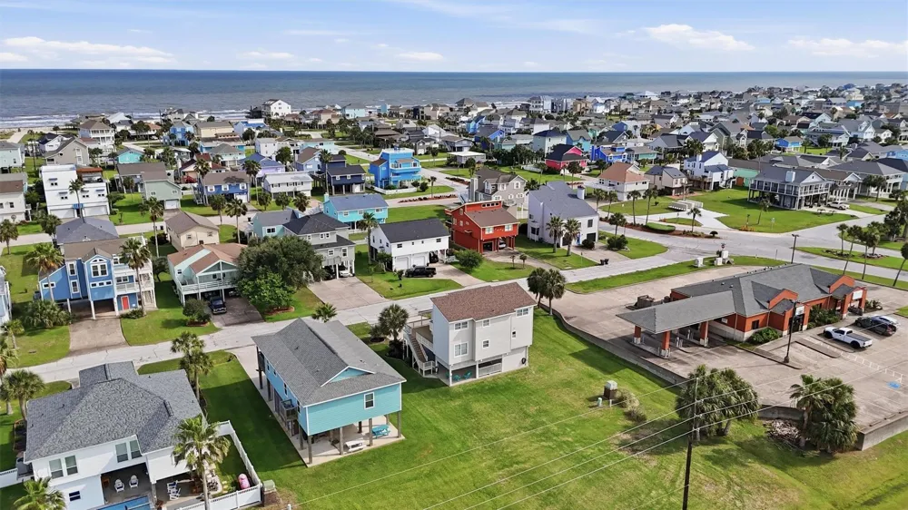 13684 Mutiny Lane Galveston, TX 77554