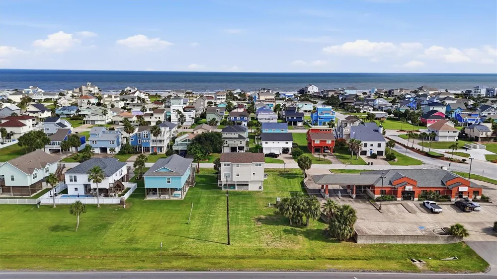 13684 Mutiny Lane Galveston, TX 77554