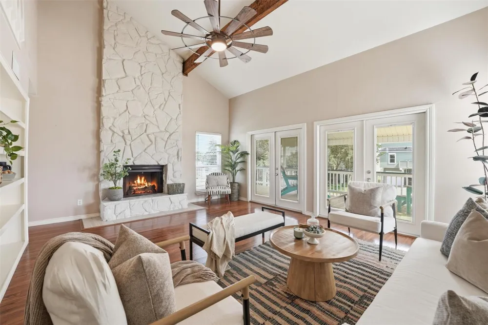 13684 Mutiny Lane Galveston, TX 77554