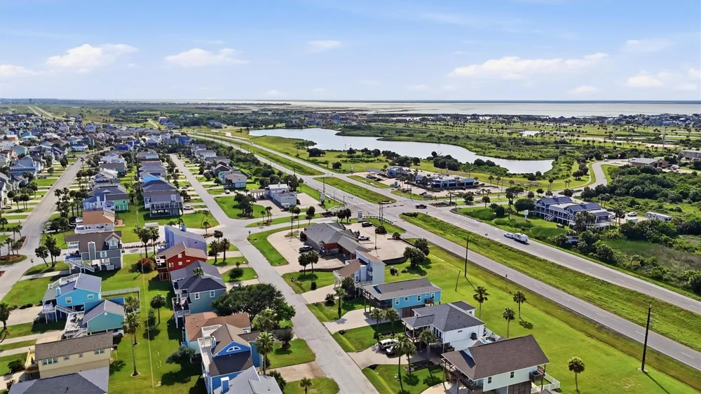 13684 Mutiny Lane Galveston, TX 77554