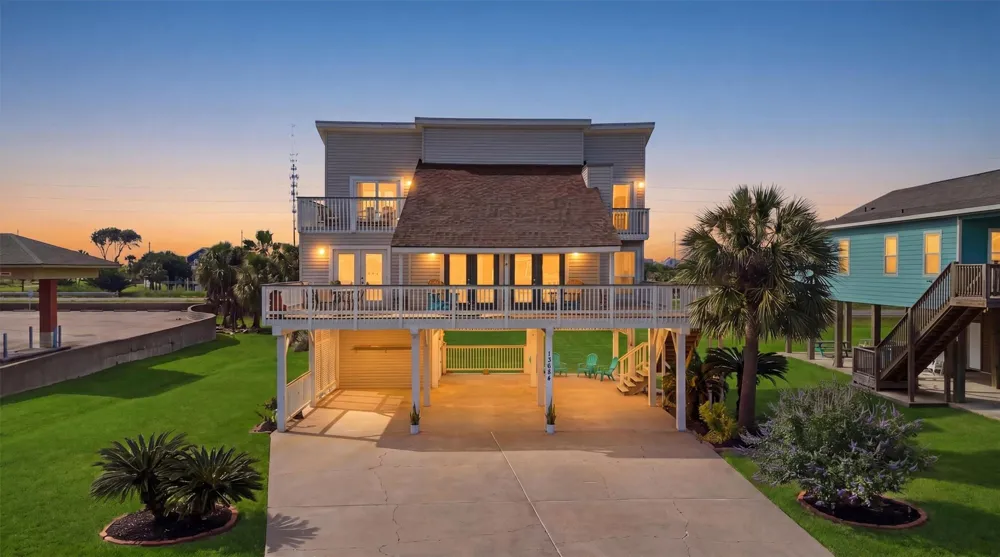 13684 Mutiny Lane Galveston, TX 77554