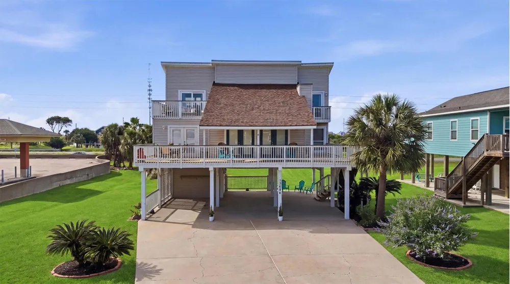 13684 Mutiny Lane Galveston, TX 77554