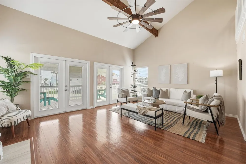 13684 Mutiny Lane Galveston, TX 77554