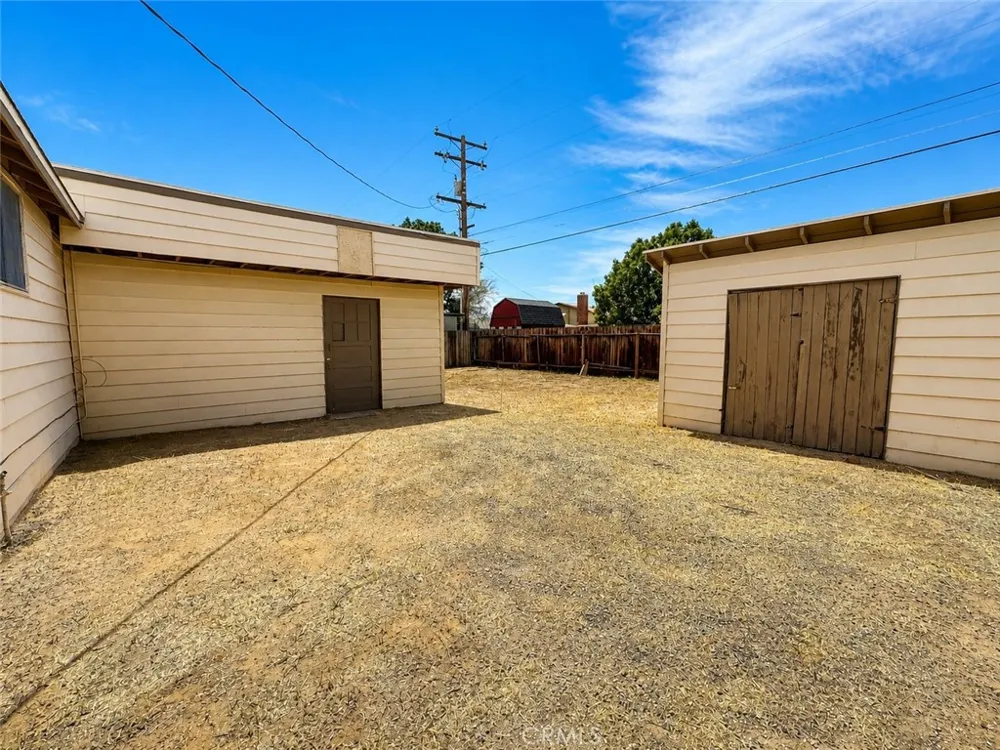 325 Sanders Street Ridgecrest, CA 93555