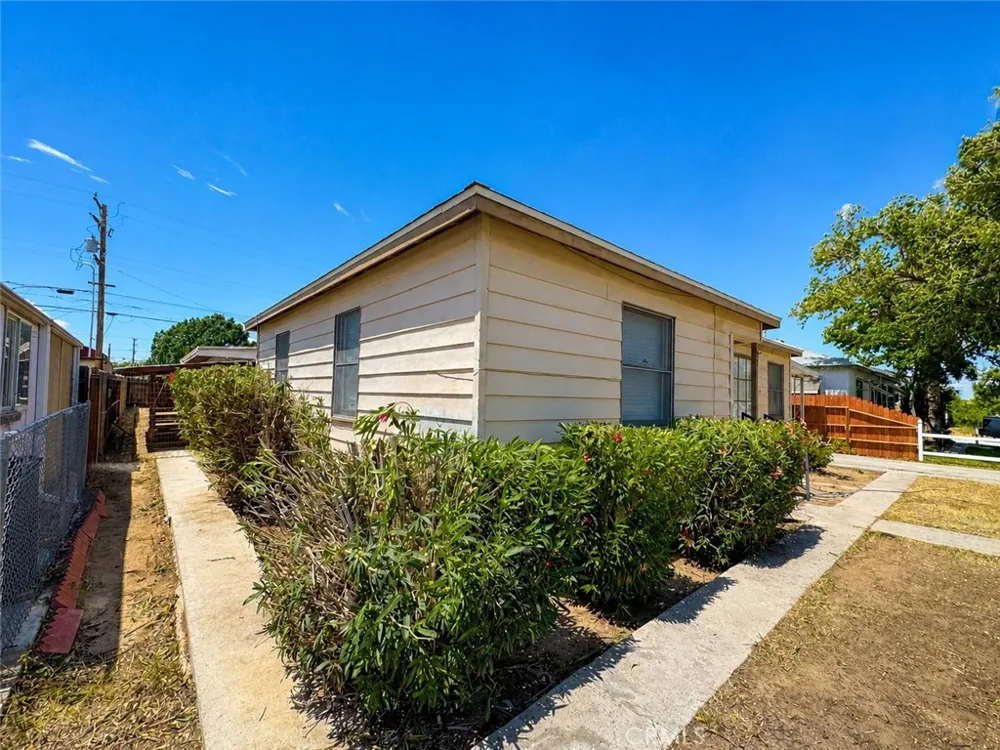 325 Sanders Street Ridgecrest, CA 93555