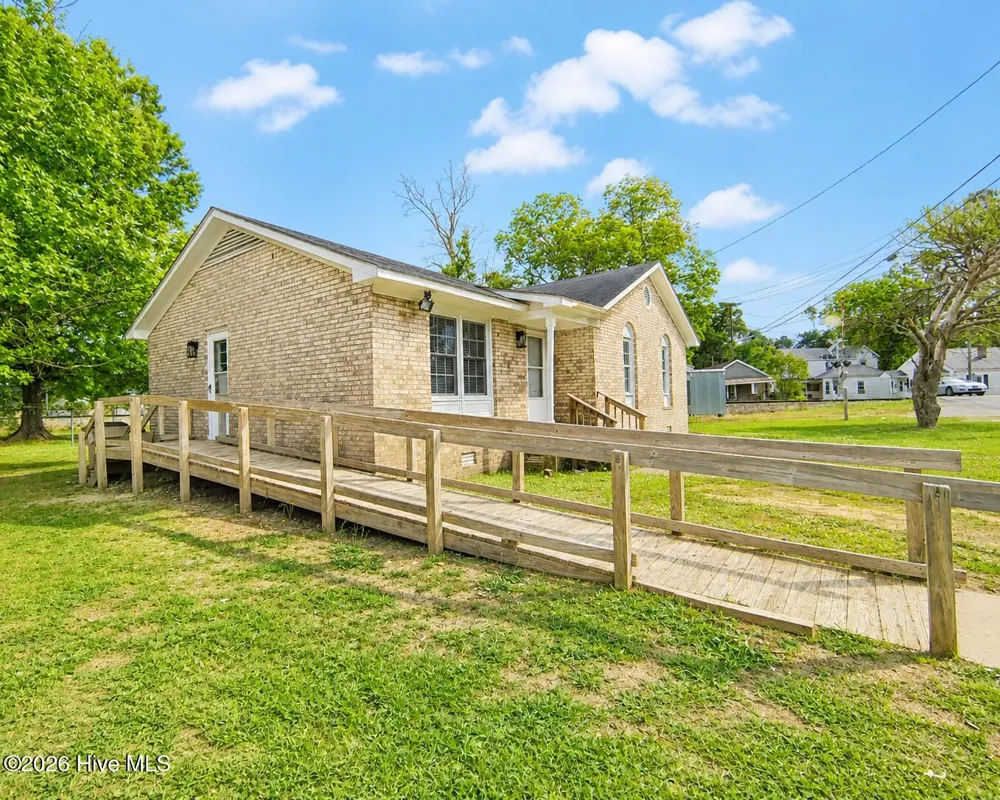 3649 S Walnut Street Farmville, NC 27828