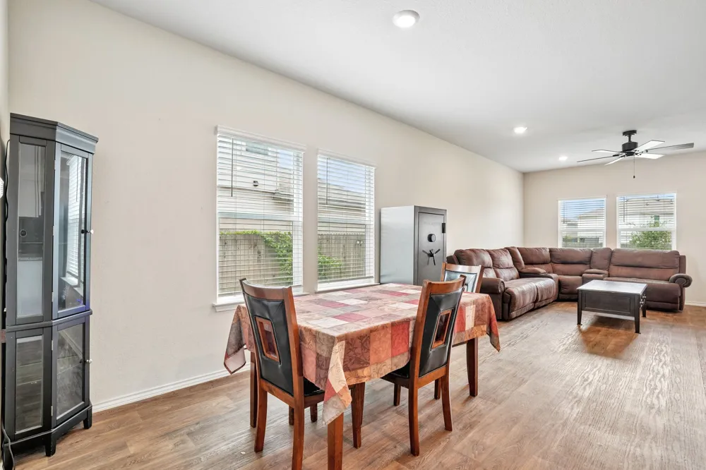15535 Clove Spice Way Von Ormy, TX 78073