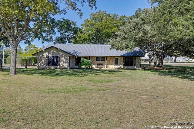 307 Us Highway 87 Stockdale, TX 78160