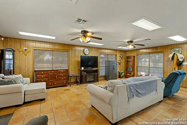 307 Us Highway 87 Stockdale, TX 78160