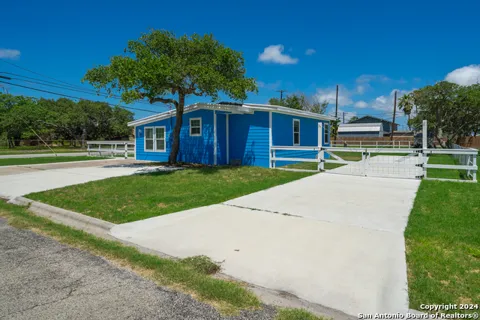 1403 S McCampbell