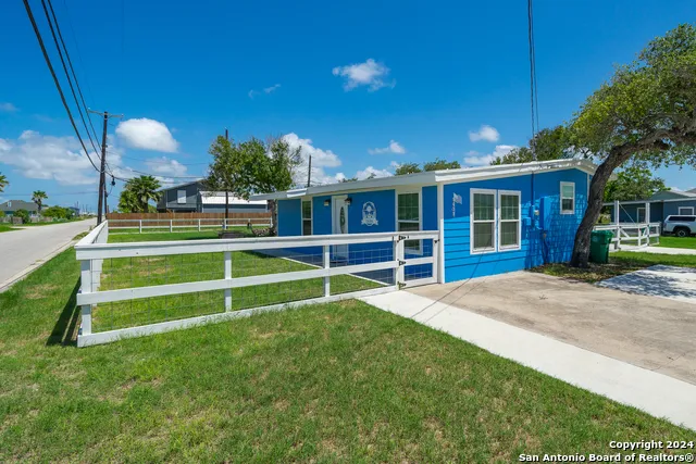 1403 S McCampbell Aransas Pass, TX 78336