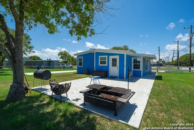 1403 S McCampbell Aransas Pass, TX 78336