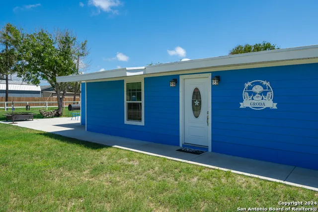 1403 S McCampbell Aransas Pass, TX 78336