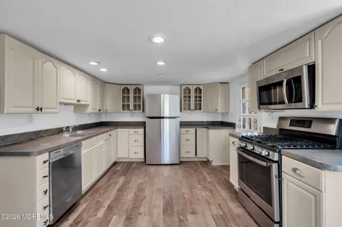 9 Arneytown Hornerstown Road