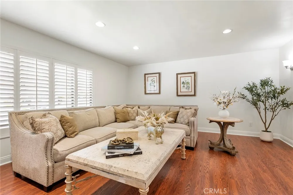 22664 Jameson Calabasas, CA 91302