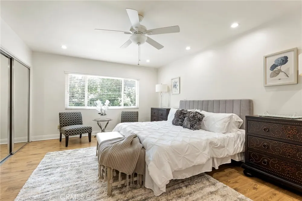 22664 Jameson Calabasas, CA 91302