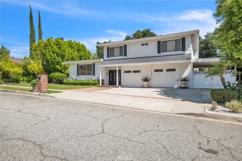 22664 Jameson Calabasas, CA 91302