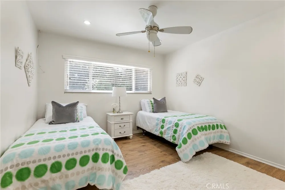 22664 Jameson Calabasas, CA 91302