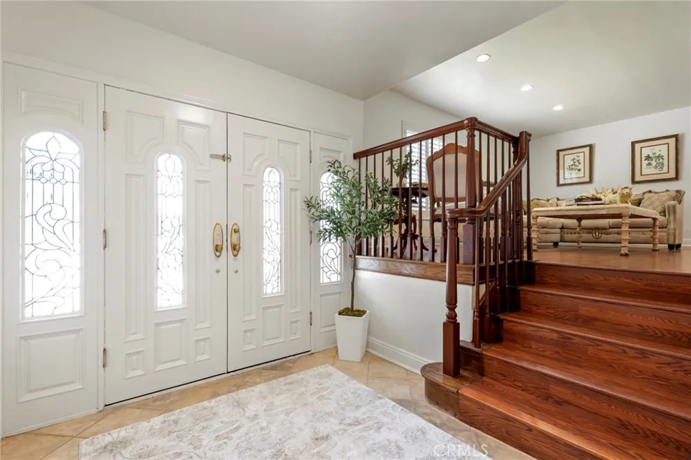 22664 Jameson Calabasas, CA 91302
