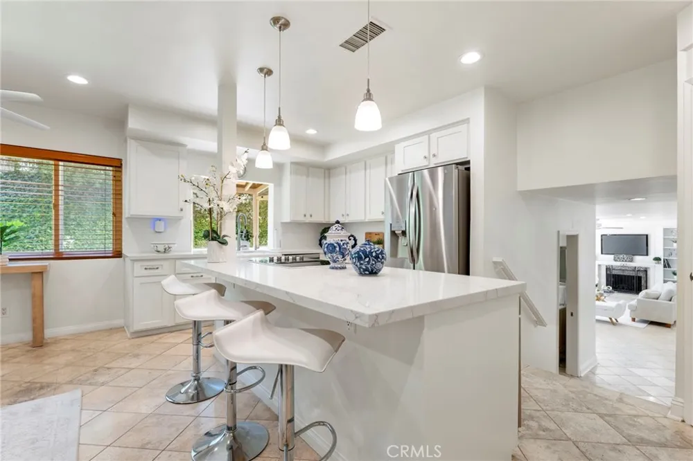 22664 Jameson Calabasas, CA 91302