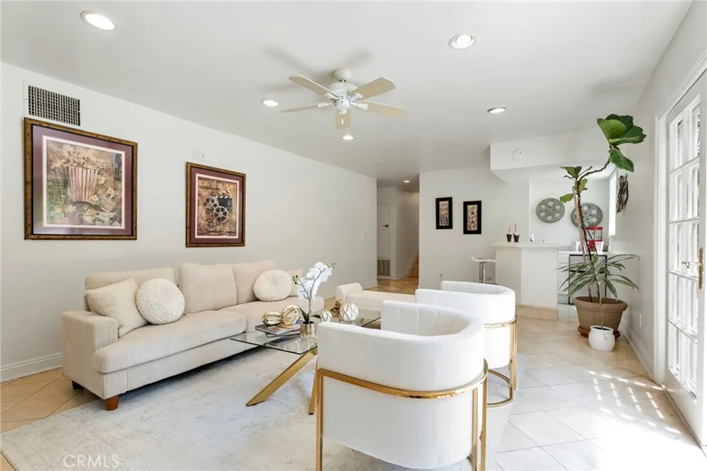 22664 Jameson Calabasas, CA 91302