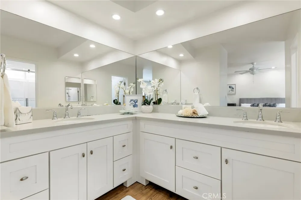 22664 Jameson Calabasas, CA 91302