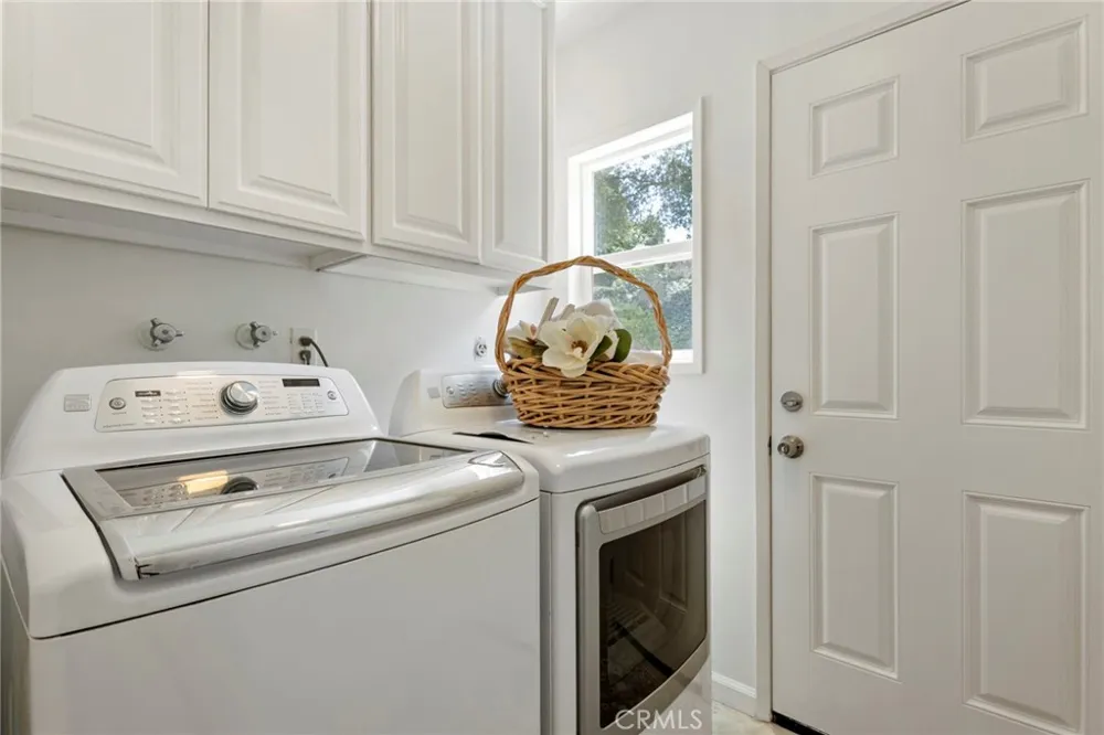 22664 Jameson Calabasas, CA 91302