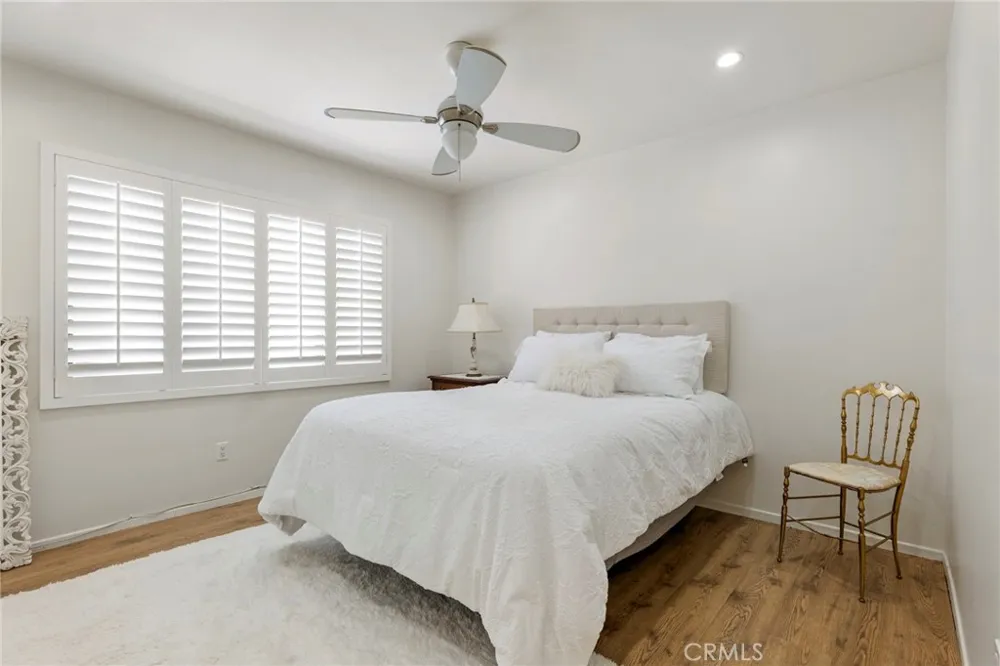 22664 Jameson Calabasas, CA 91302