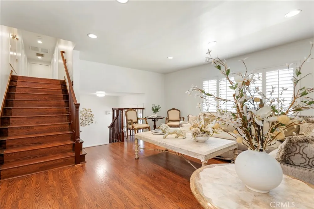 22664 Jameson Calabasas, CA 91302