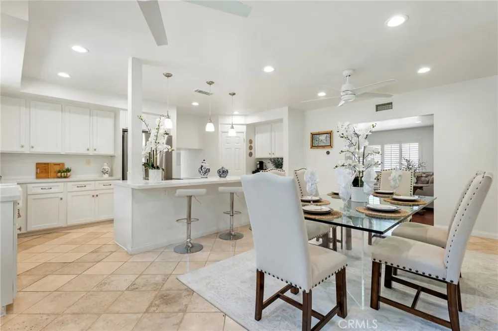 22664 Jameson Calabasas, CA 91302