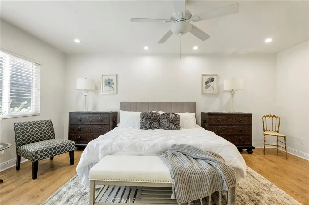 22664 Jameson Calabasas, CA 91302