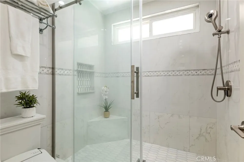 22664 Jameson Calabasas, CA 91302