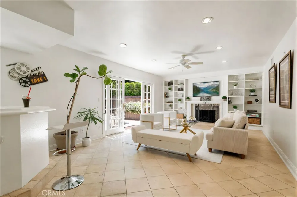 22664 Jameson Calabasas, CA 91302