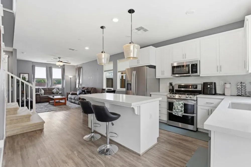 894 Brennan Way Hollister, CA 95023