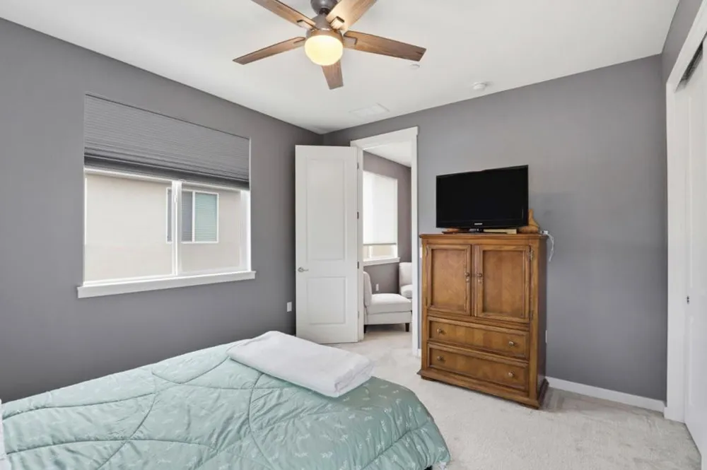 894 Brennan Way Hollister, CA 95023