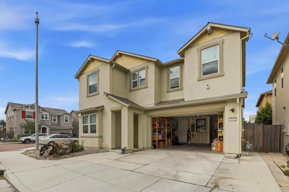 894 Brennan Way Hollister, CA 95023