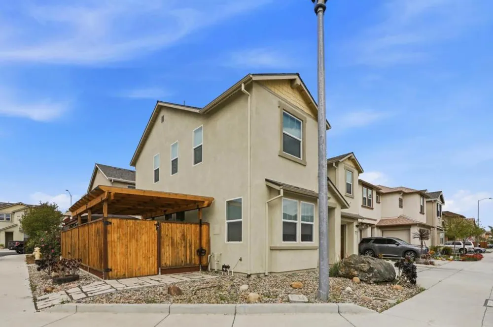 894 Brennan Way Hollister, CA 95023