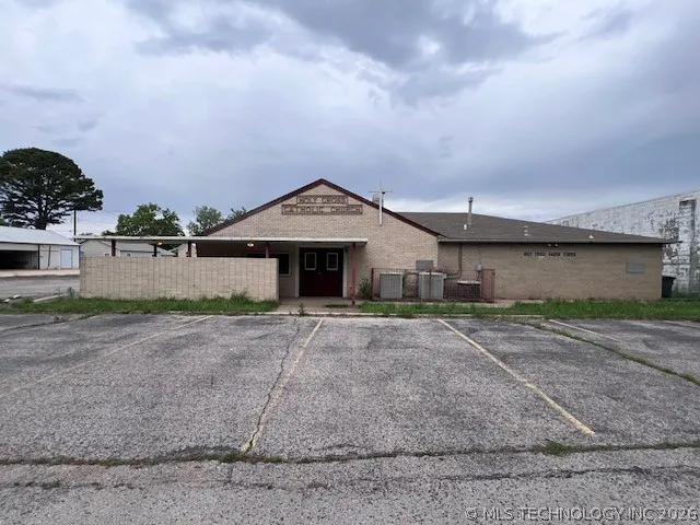 14 W Francis Street Madill, OK 73446