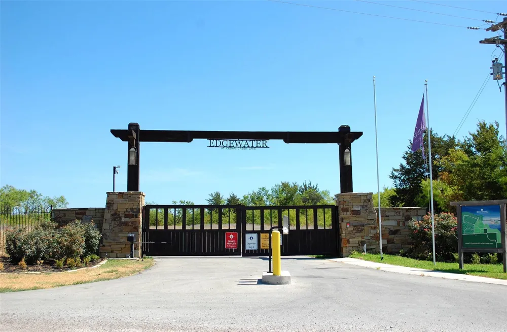 7137 COUNTY ROAD 4042 Kemp, TX 75143