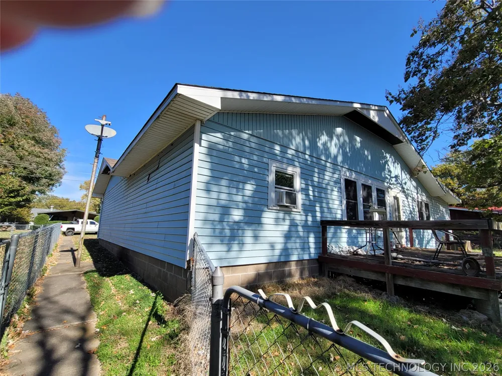 416036 La Vista Drive Checotah, OK 74426