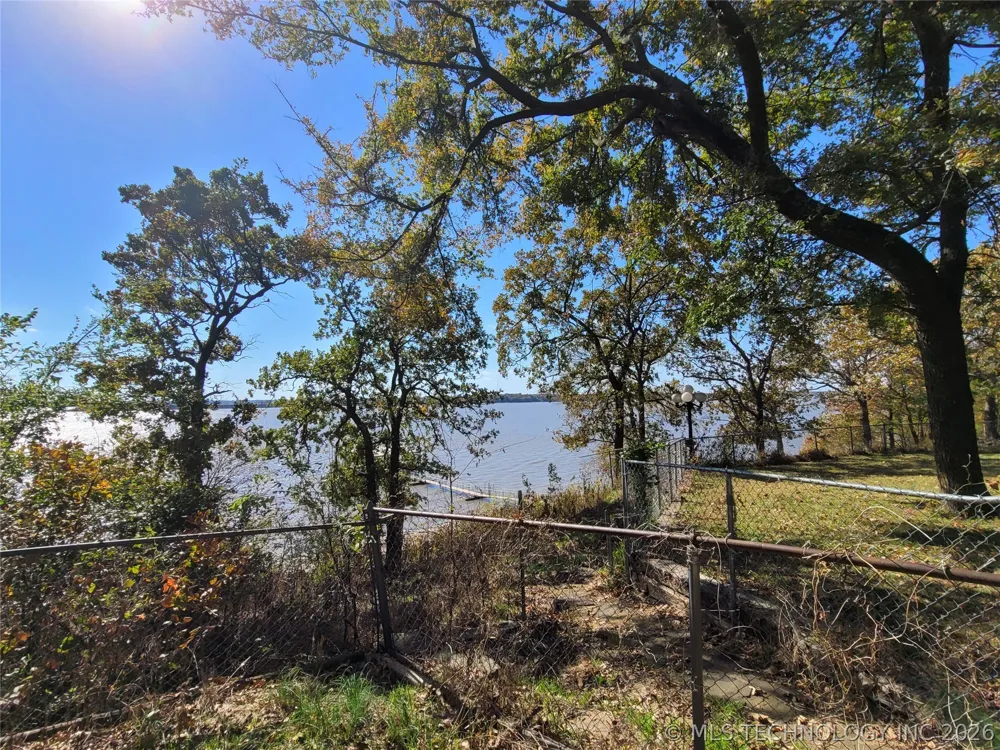 416036 La Vista Drive Checotah, OK 74426