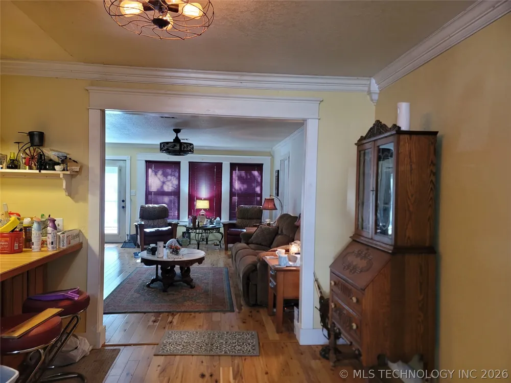416036 La Vista Drive Checotah, OK 74426