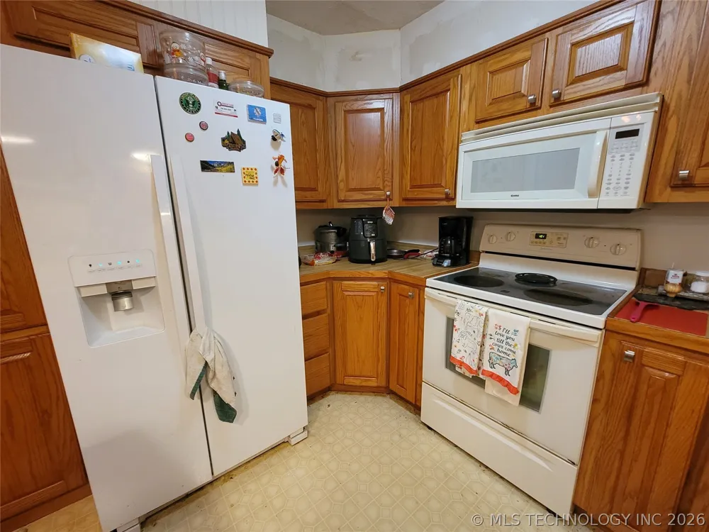 416036 La Vista Drive Checotah, OK 74426