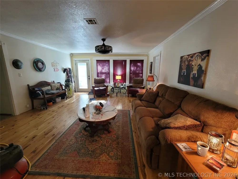 416036 La Vista Drive Checotah, OK 74426