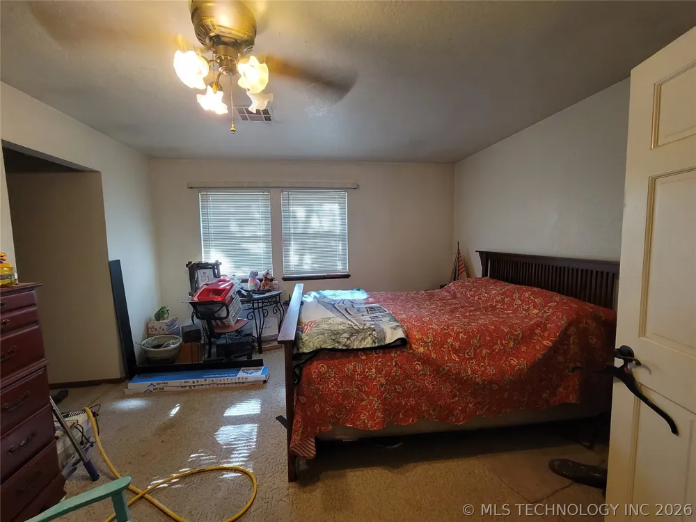 416036 La Vista Drive Checotah, OK 74426