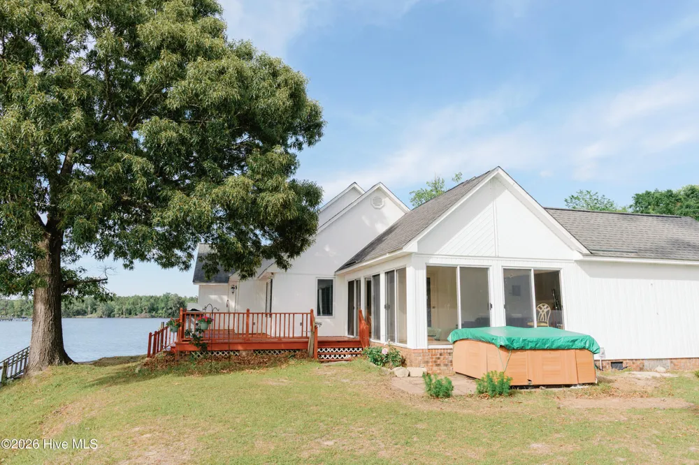 674 Brooks Road Bath, NC 27808