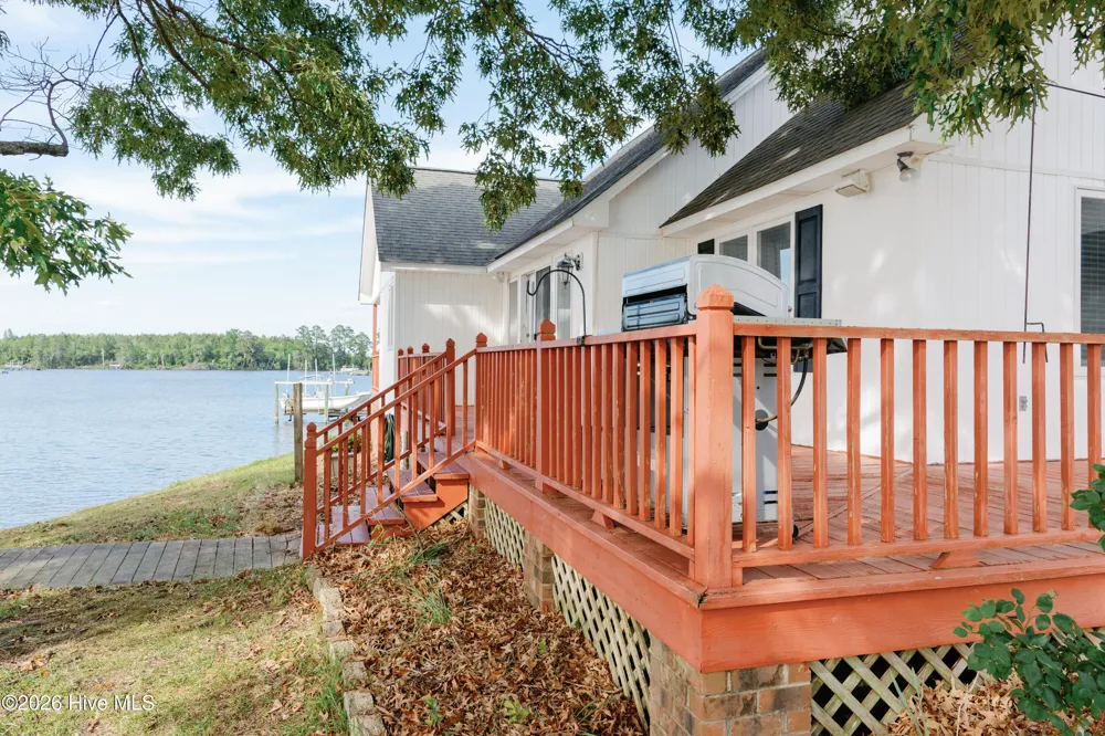 674 Brooks Road Bath, NC 27808