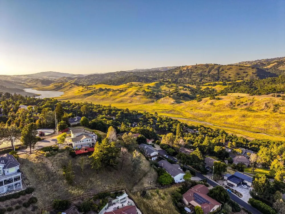17241 Quail Court Morgan Hill, CA 95037