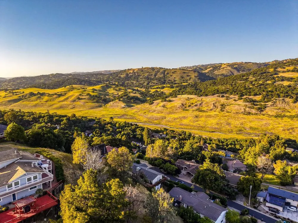 17241 Quail Court Morgan Hill, CA 95037