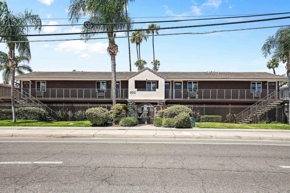 800 Mollison Avenue #10 El Cajon, CA 92021